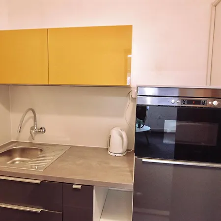 Centre - 3 With Shared Bathroom Konukevi